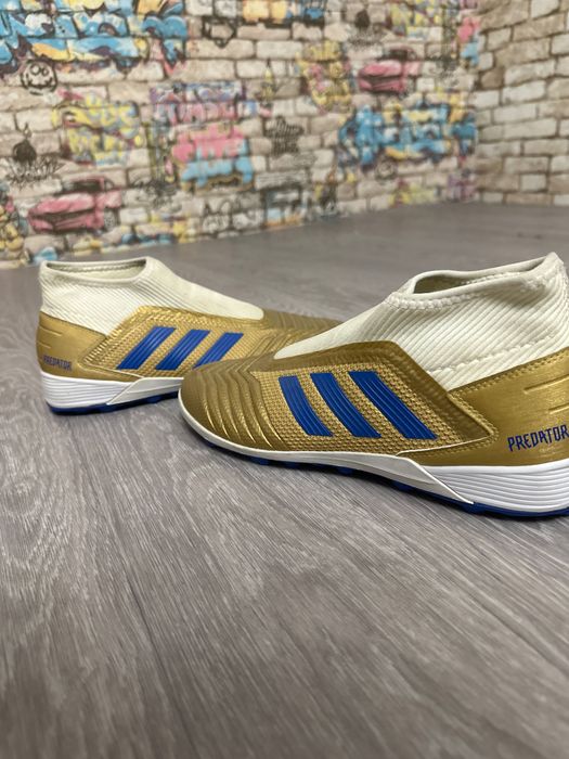 Сороножки обувь футбольная, оригинал