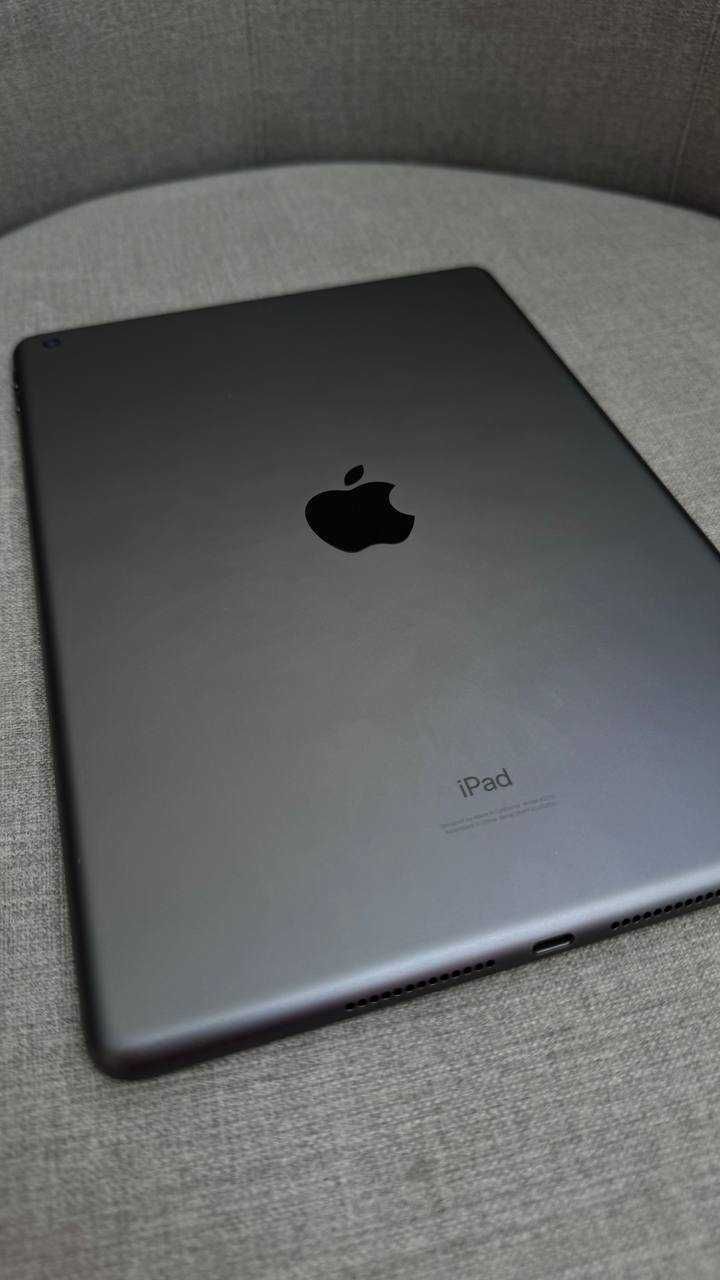 iPad 10.2, 8-мо поколение 2020 г., 128 GB.