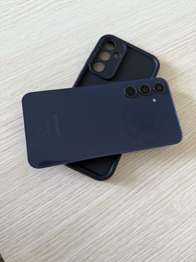 Samsung A35 5G 256GB Като Нов