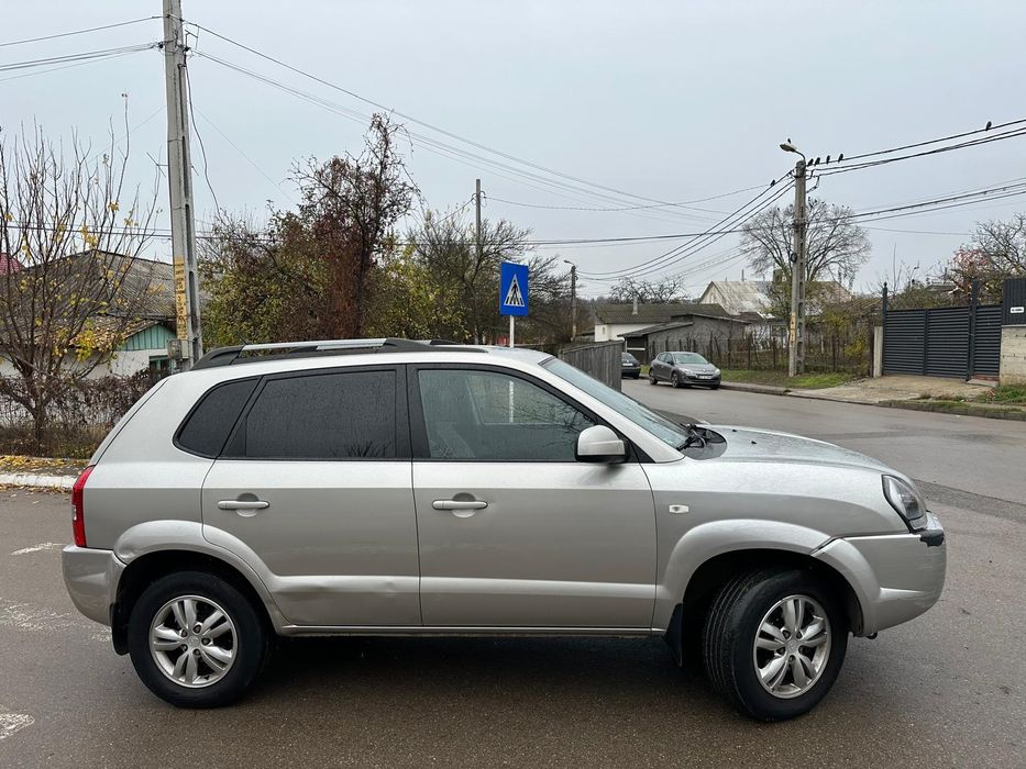 Hyundai Tucson 4x4 an 2008/ 2.7 benzină+GPL/ AUTOMAT/ Navi/ Piele!