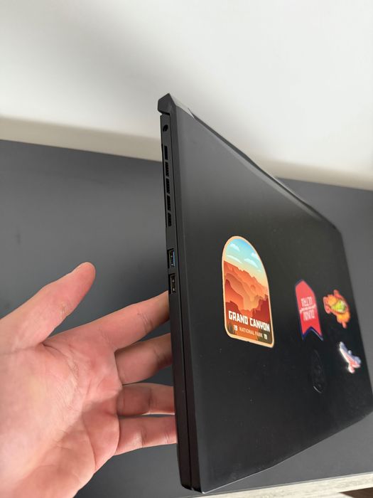 Геймърски лаптоп MSI Katana gf76