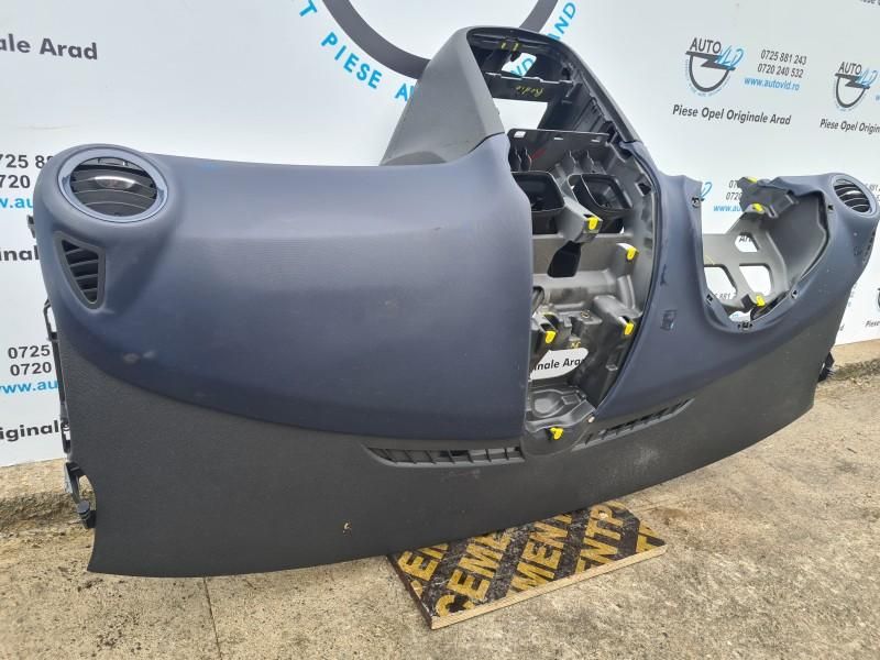 Plansa bord albastra Opel Corsa D facelift