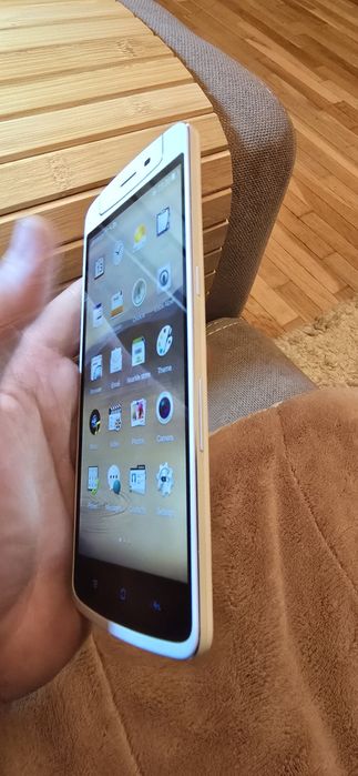 OPPO RENO N1T - phablet model rar