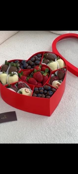 Клубника в шоколаде и Дубайский шоколад