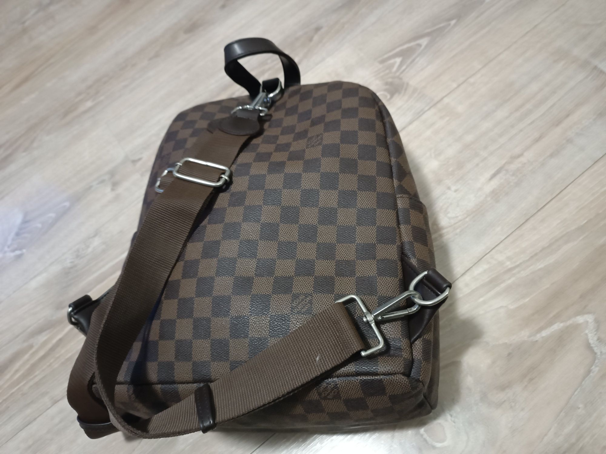 чантичка раничка Louis Vuitton клъч