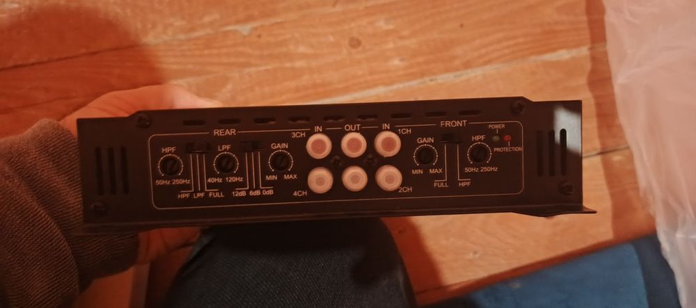 Boss mini усилитель