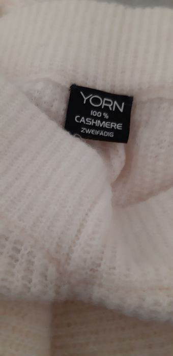 Pantaloni casmir 100%,noi,albi ,pufosi ,model superb!