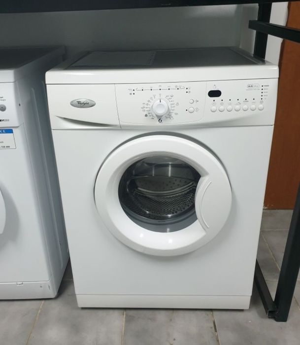 REDUCERE 100 LEI. Masina de spălat rufe Whirlpool  / waa 573200