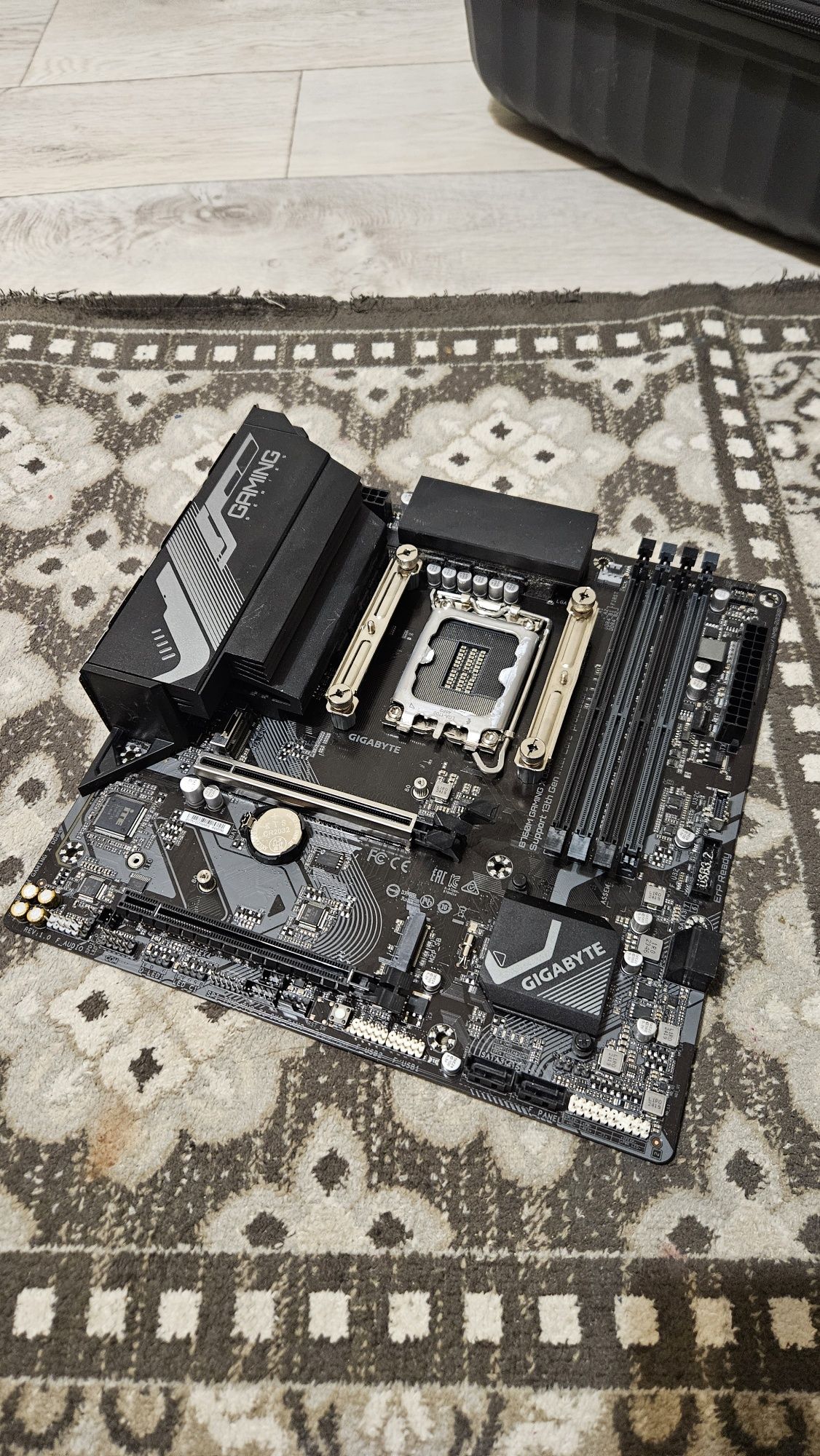 Материнская плата GIGABYTE B760M Gaming X DDR4