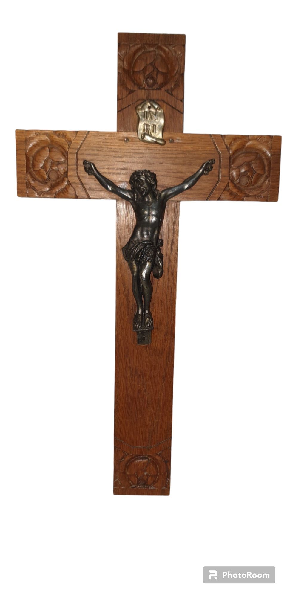 Crucifixe din lemn si bronz alama