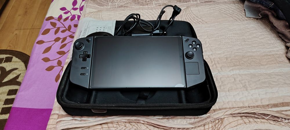 Consola portabila Legion GO(ca noua)

Stocare-512 GB
Placa video AMD R