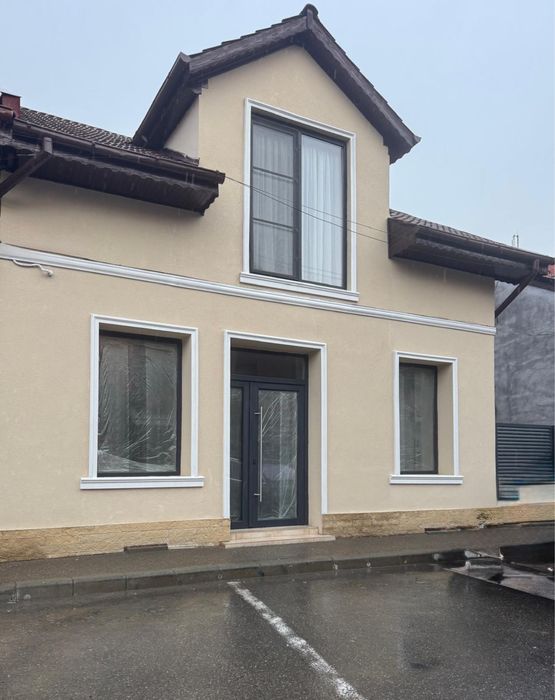 Spatiu comercial central de Inchiriat