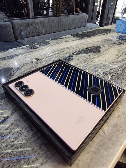 Samsung fold 6 pink с гаранция