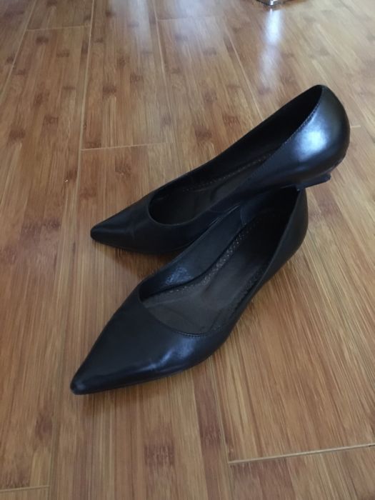 vând pantofi eleganți piele stiletto brand Bagatt Milano