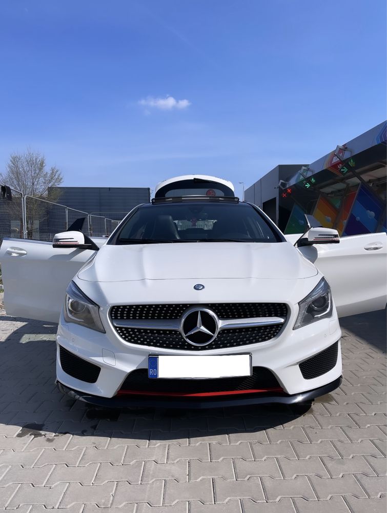 Mercedes-Benz CLA 220 AMG Interior-Exterior