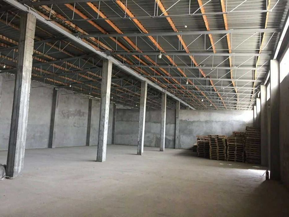 Продаётся 1 га производственная база.