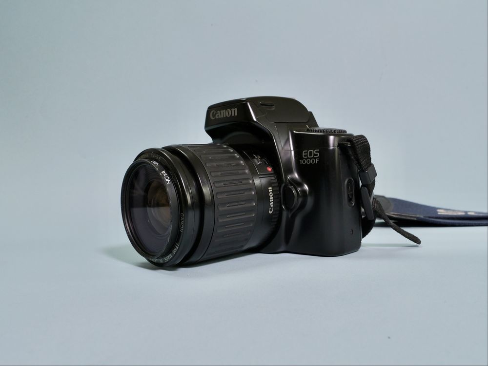 Canon EOS 1000F + Hoya 52mm