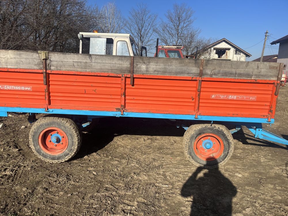 Vand remorcă agricolă