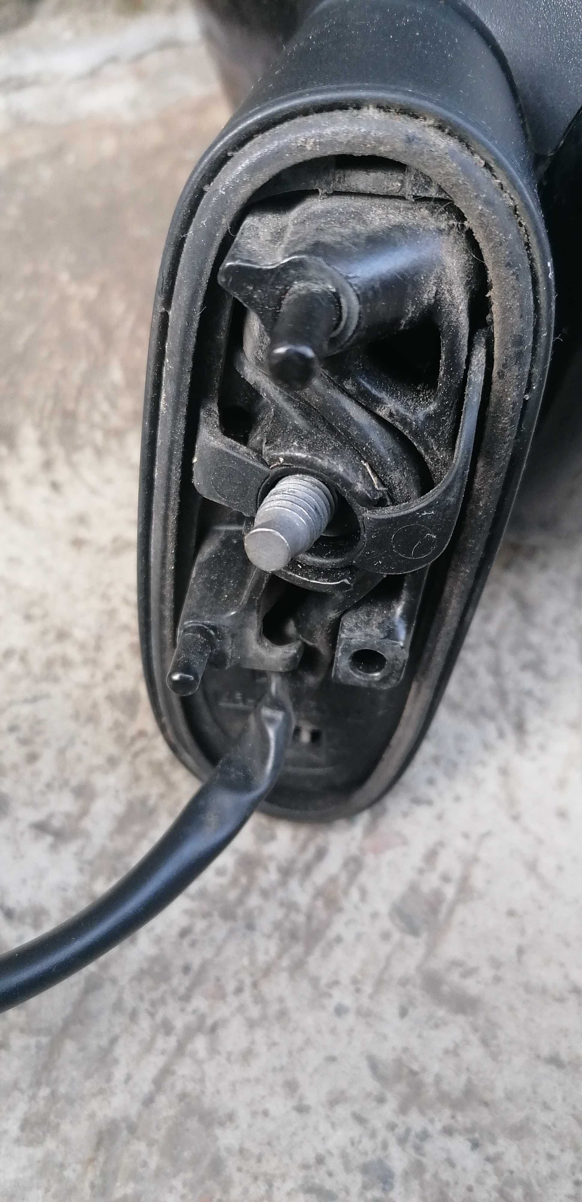 Oglindă stânga ușă șofer neagra Opel Corsa 2008