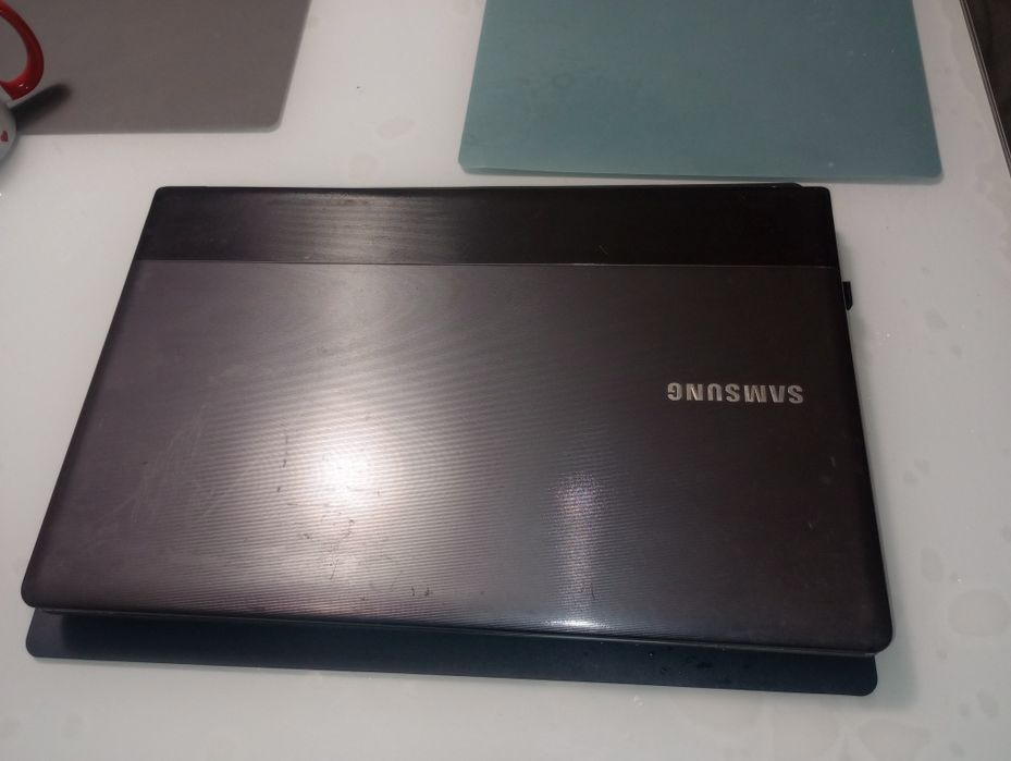 Samsung cu Intel i5, 500 GB,Bluetooth, baterie ok, tester auto, Office