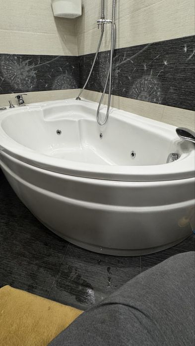 Хидромасажна вана