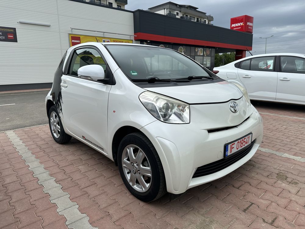 Jucarie de oras toyota iq