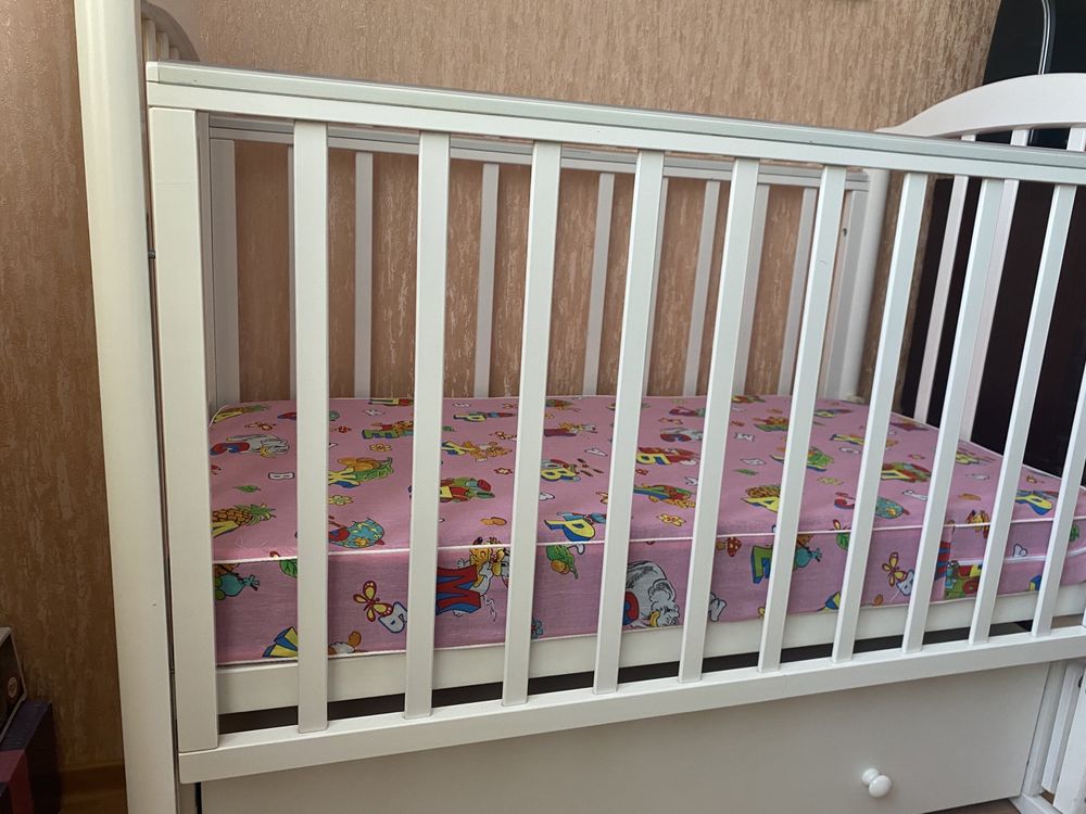 Продам детскую кроватку