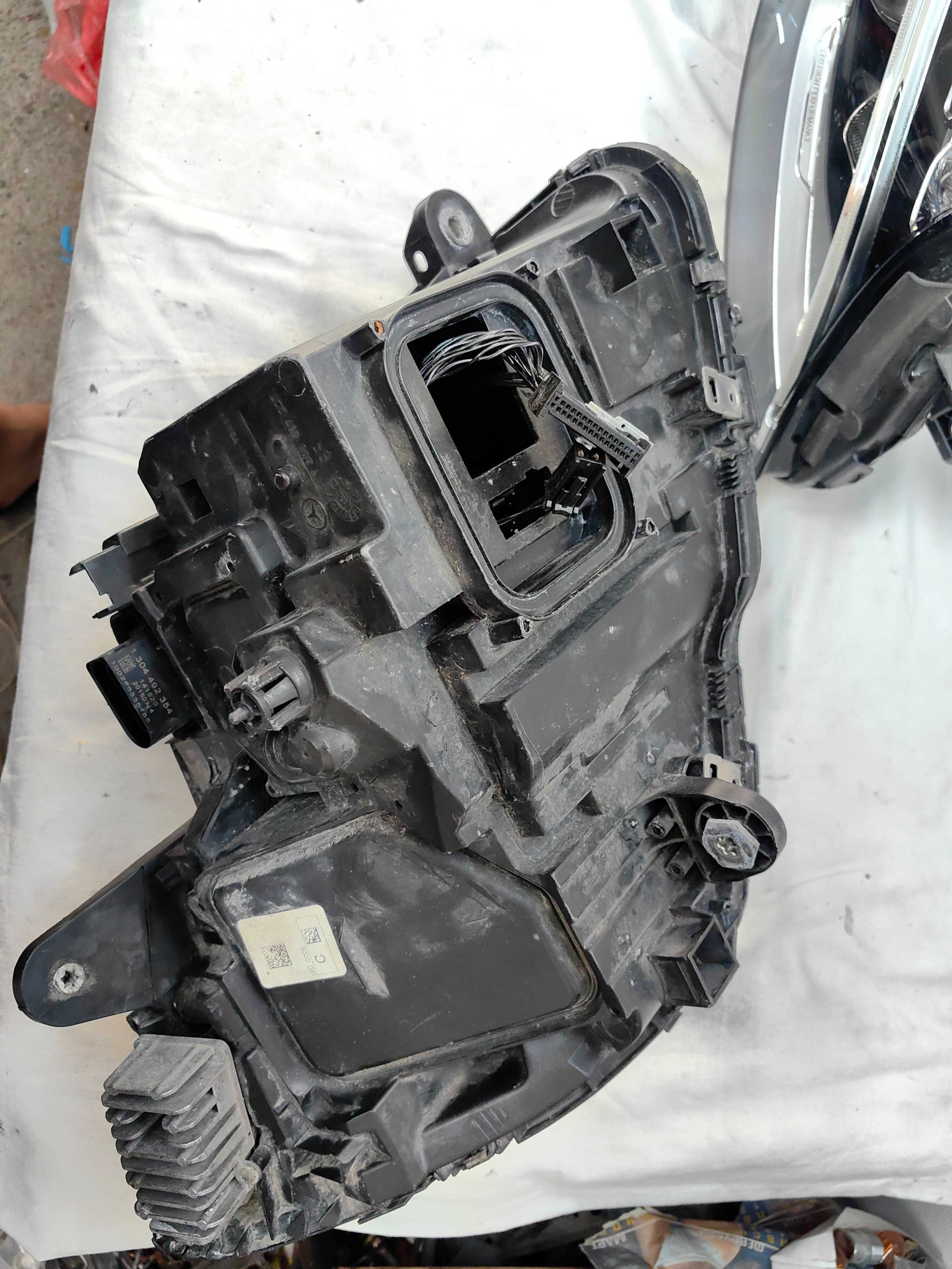 Оригинални  фарове  Мерцедес Ц 205   Mercedes C 205 Full Led