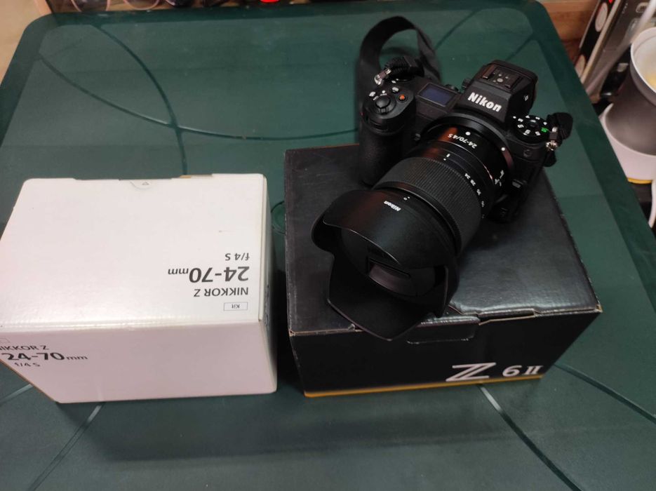 Фотоапарат Nikon Z6 II+Обектив Nikkor 24-70mm/f4S+светкавица GODOX V1n
