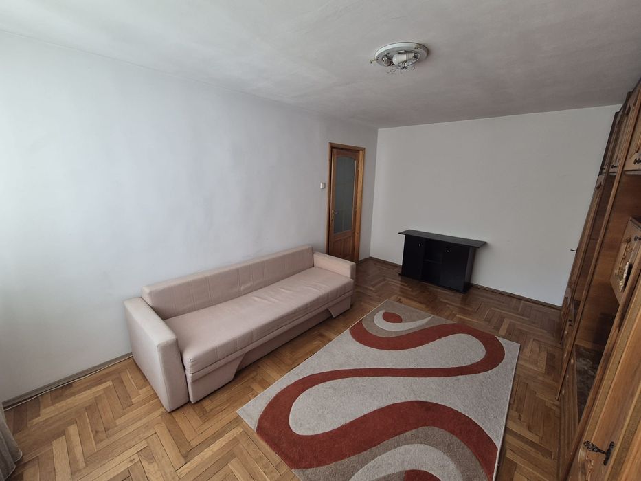 Închiriez apartament 2 camere ultracentral