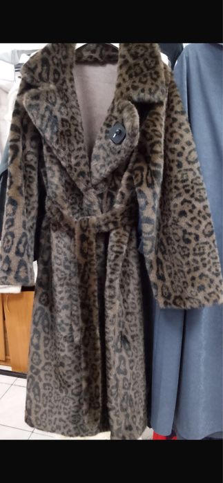 Продамам эко шубу , новая