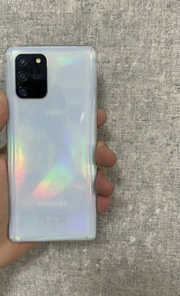 Samsung.  S 10 Lite срочно