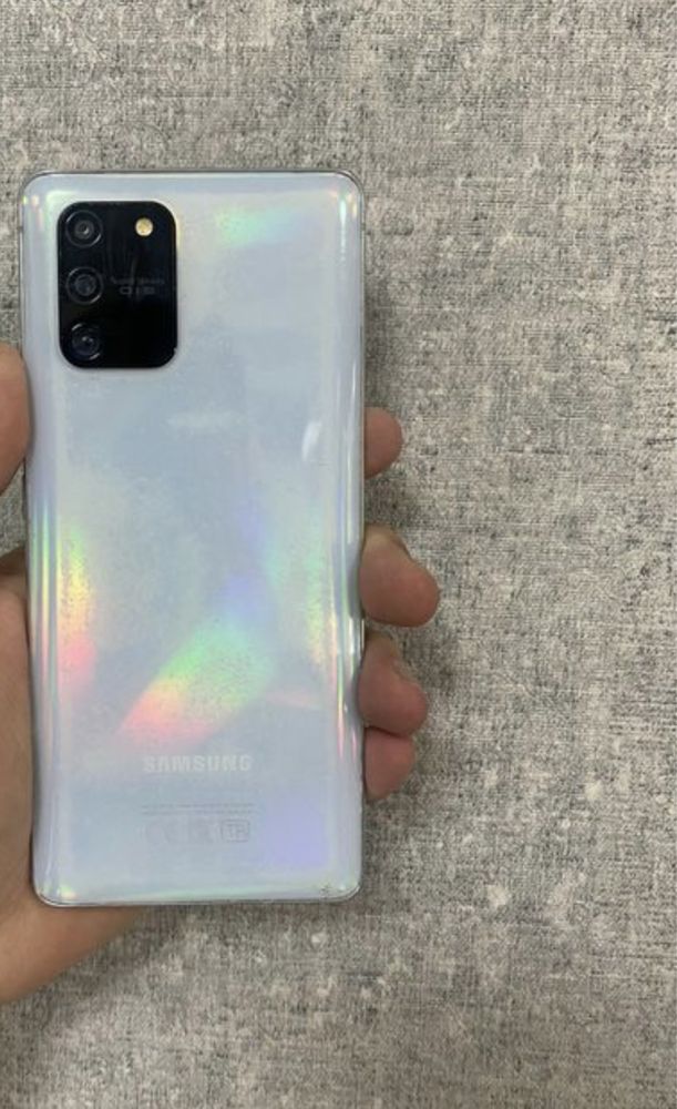 Samsung.  S 10 Lite