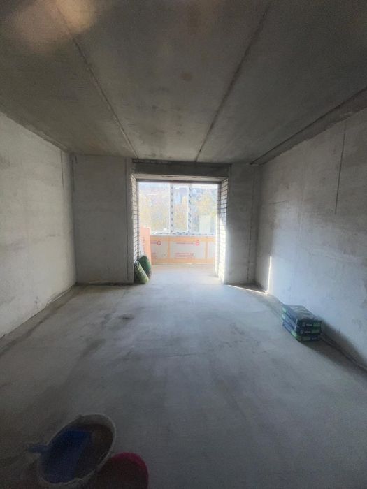 Продам 1 ком новую кв 55 м2 на строителе