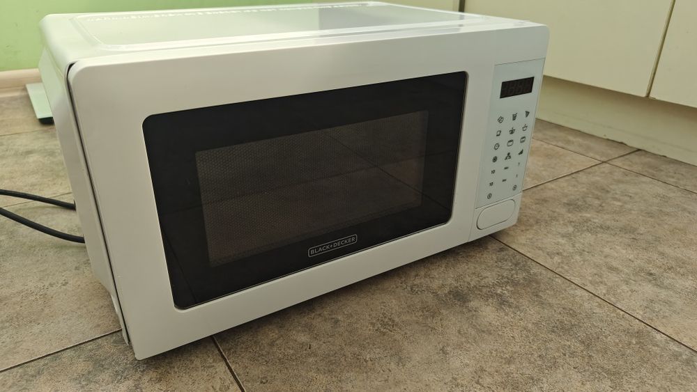 Микровълнова Black+Decker