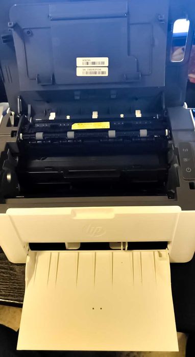 Imprimanta WiFi HP Laser 107 CA NOUA + Toner Nou Sigilat