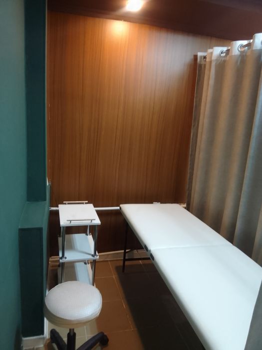 Сдам место под шугаринг, ресницы , маникюр