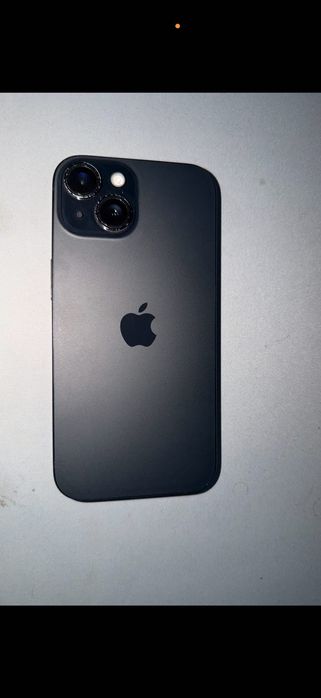 Продава се iPhone 15