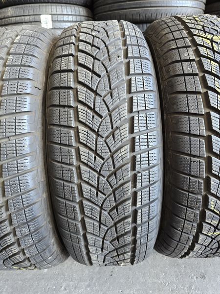 215/65/17 GOODYEAR 4бр