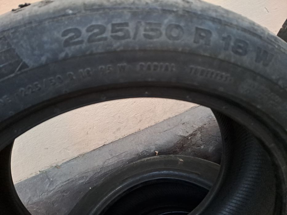 Продам почти новые покрышки 225/50/18