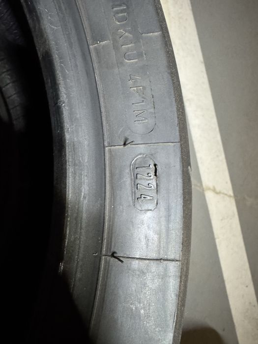 Dunlop d213 GP PRO 4 180/60-17 с болт в нея
