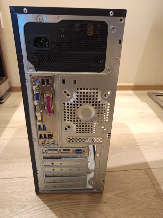 Настолен компютър