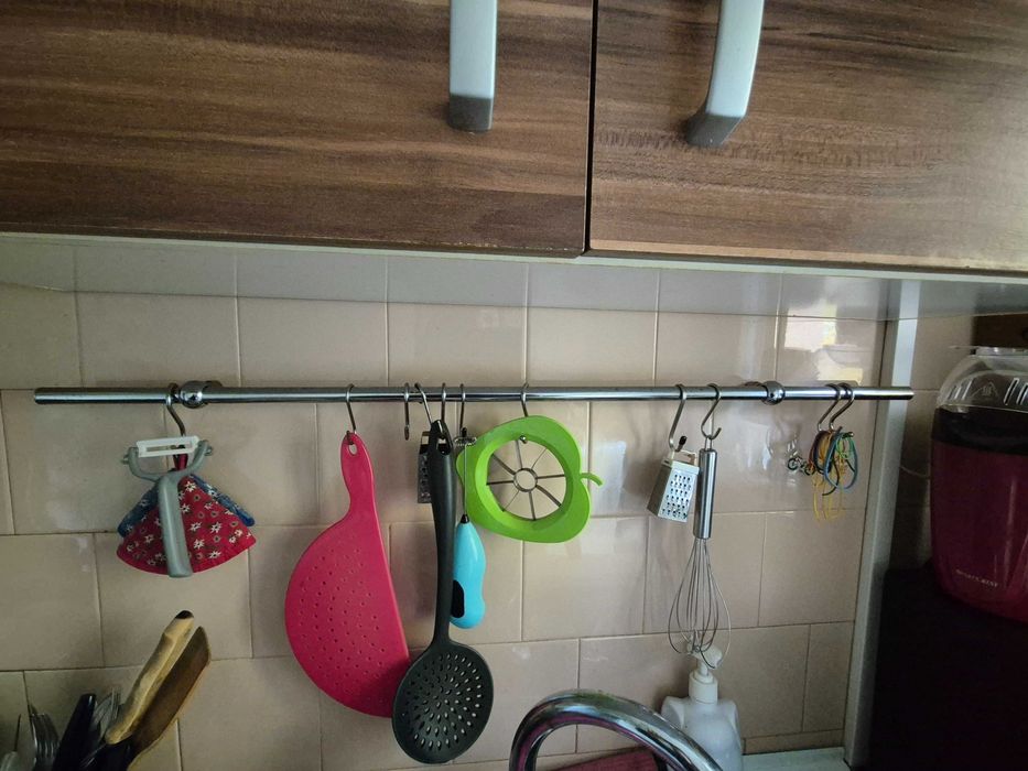 Mobila bucatarie, chiuveta si baterie, suport inox ustensile