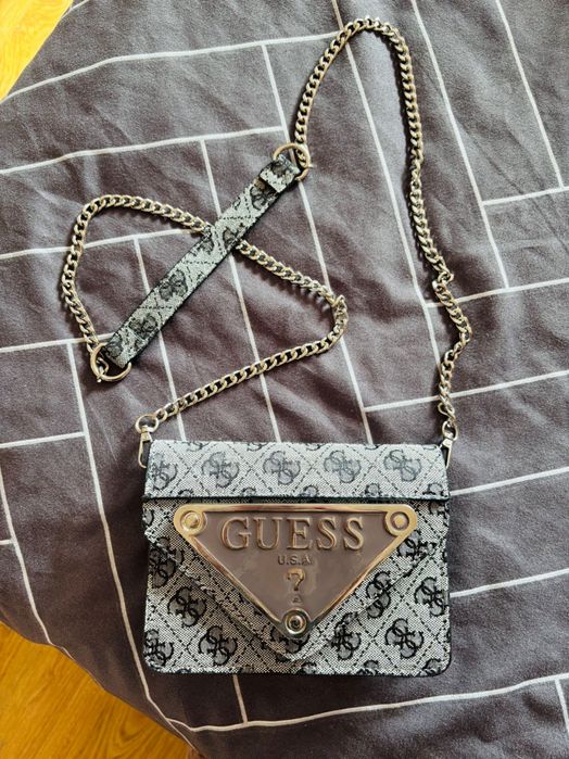 Дамска малка чантичка GUESS