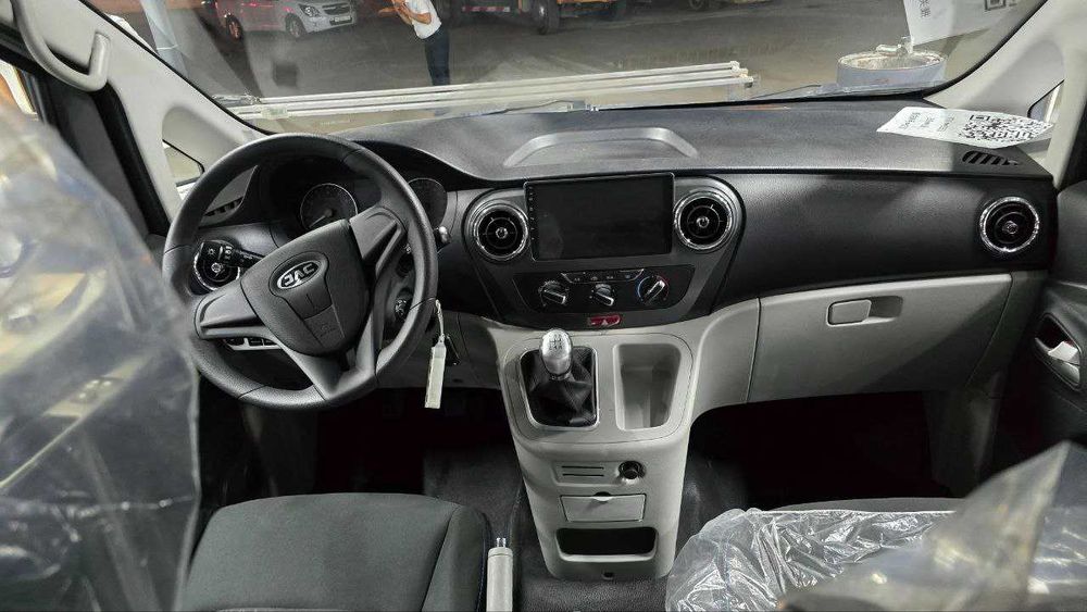 Новая партия минивэнов - JAC M3 люкс в продаже