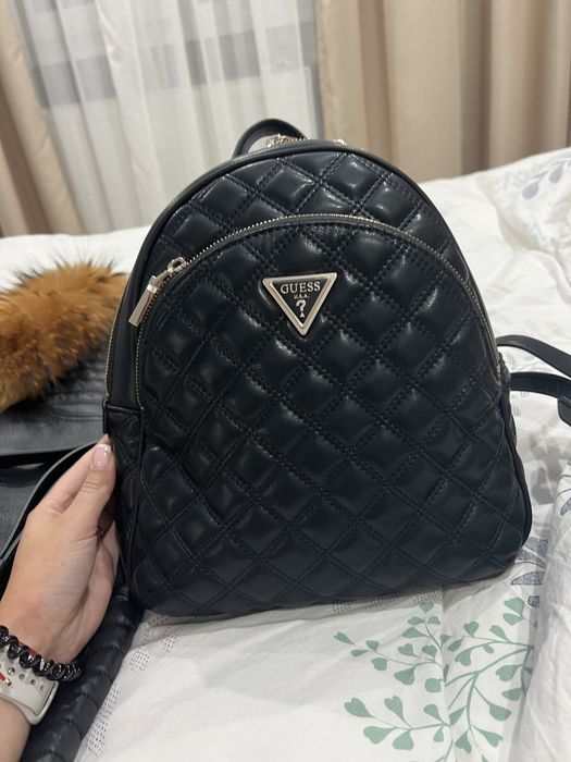 Раница Guess като нова