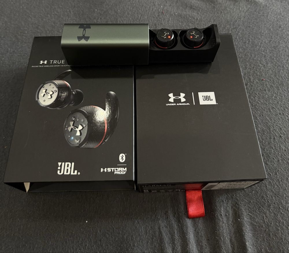 Продавам слушалки JBL Under Armour