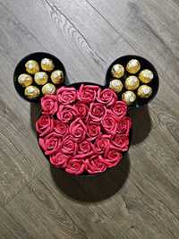 Cutie Mickey Mouse din flori de săpun și Ferrero Rocher
