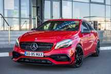 Mercedes-Benz A AMG A45 impecabil, intretinuta de pasionat auto