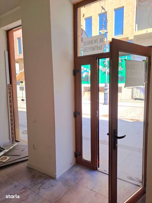 Spațiu comercial central, open space~30mp,vad pietonal,grup sanitar